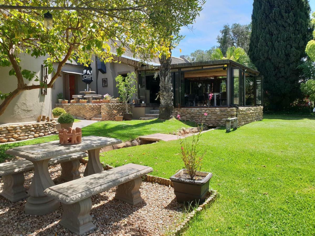 Thabile Lodge Oudtshoorn Exterior foto