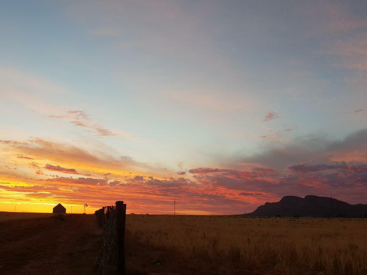 Thabile Lodge Oudtshoorn Exterior foto